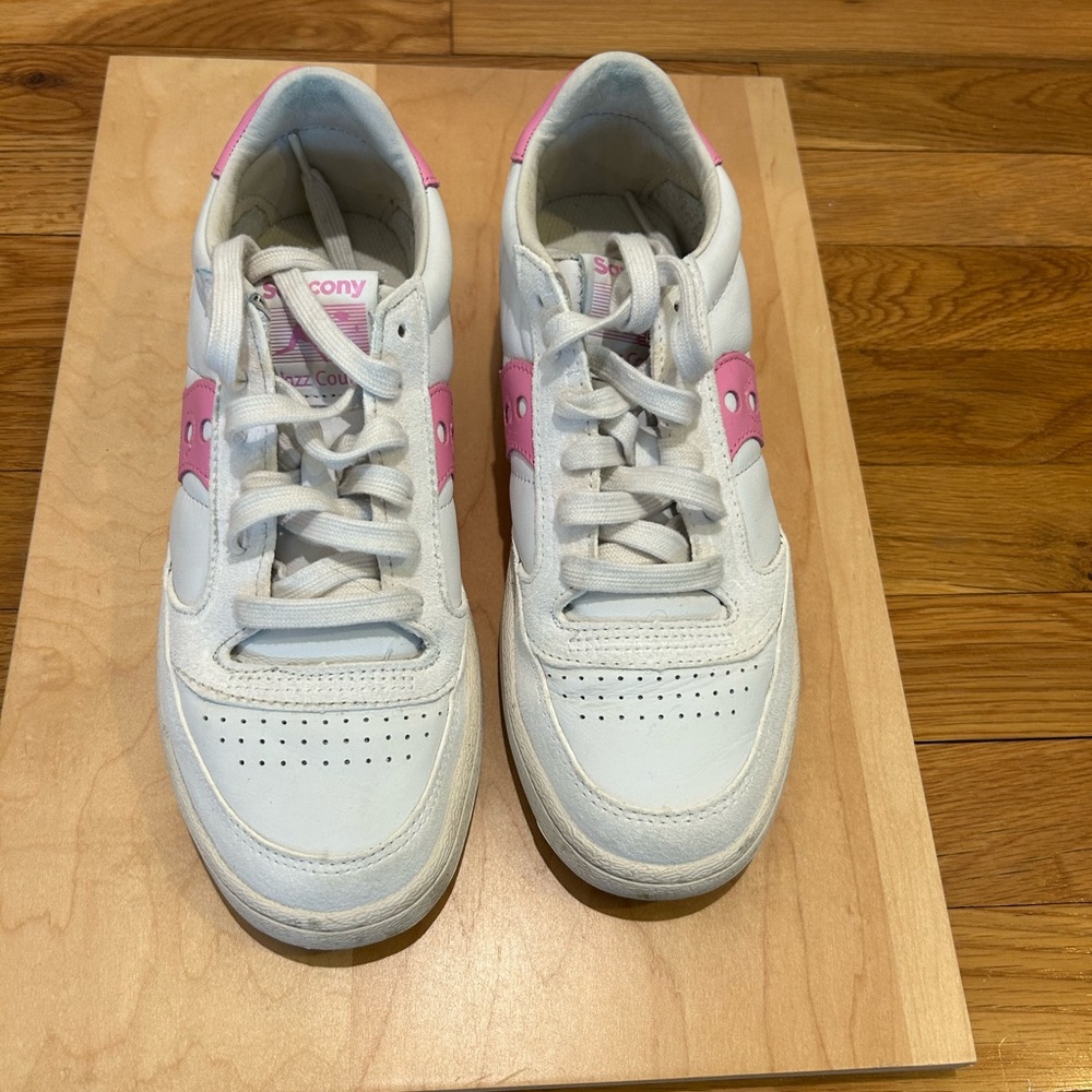 Saucony White with Pink Jazz Court Women's Sneakers